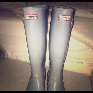 Light blue Hunter boots. Size 11.